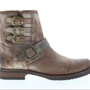 𝅺frye Veronica Belted Distressed Short Boots. Size 6